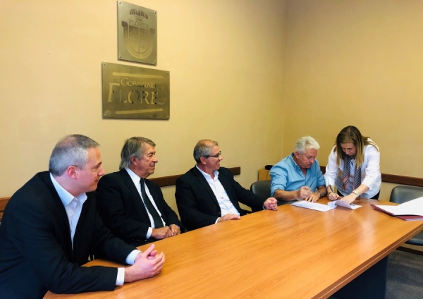 Conafin Afisa y la Intendencia de Flores firmaron contrato de Fideicomiso de Administración de terrenos para soluciones habitacionales